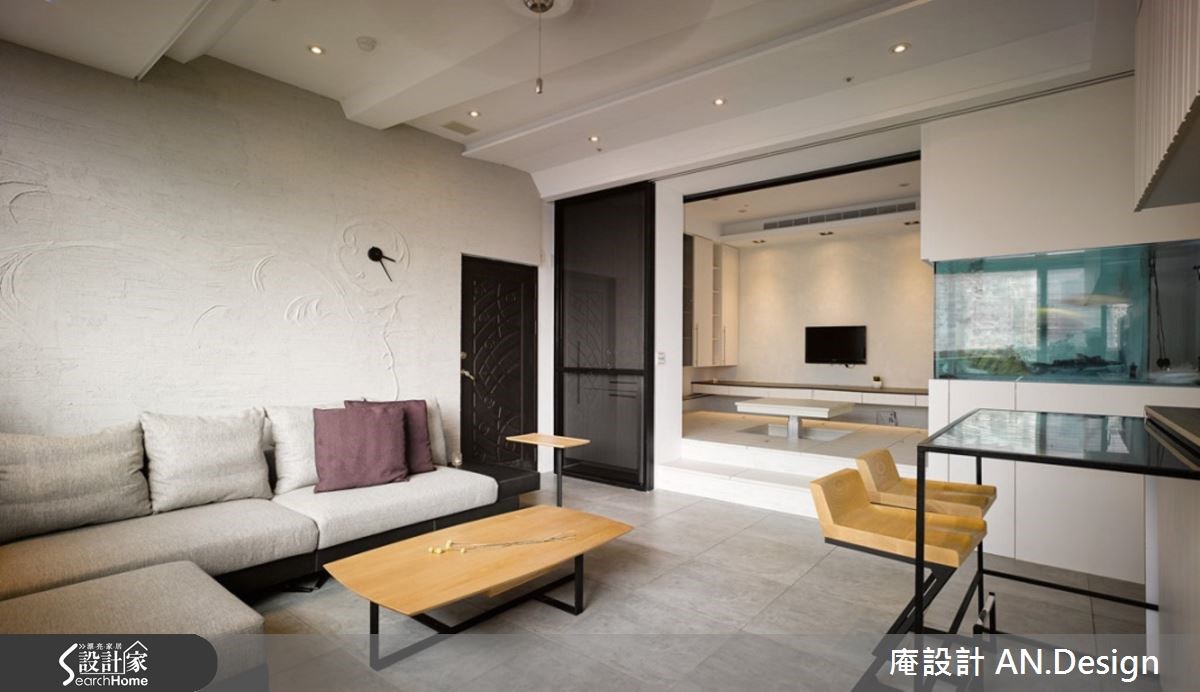 桃園南崁， 50 坪空間，居住者是不同國籍的頂客族夫妻